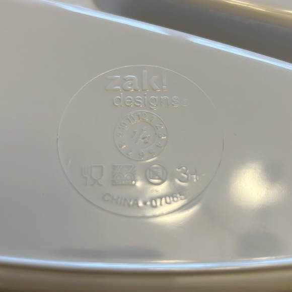 Hello Kitty Compartment Plate 2013 Sanrio Co. - Picture 4 of 4